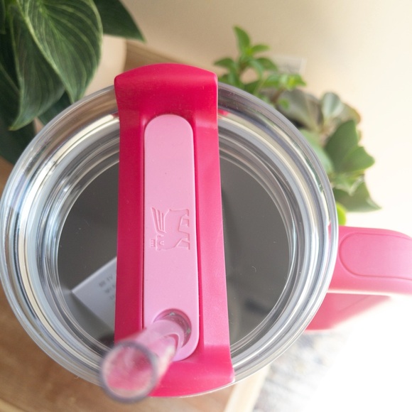 STANLEY 40 OZ H2.0 FLOWSTATE TUMBLER TARGET COSMO PINK VALENTINE'S DAY EDITION - Picture 8 of 10